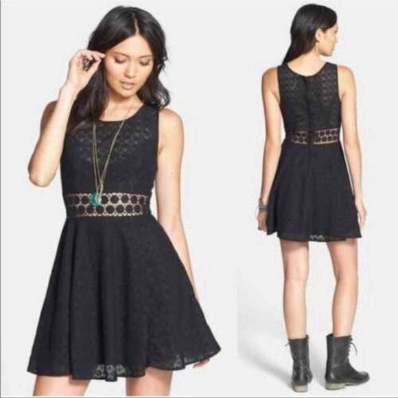 Free People Black Lace Daisy Cutout Mini Dress Size 4 - Picture 1 of 7